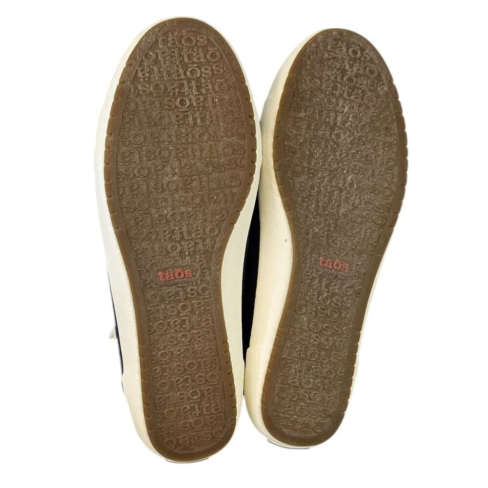 Taos Womens Star Canvas Low Top Sneakers