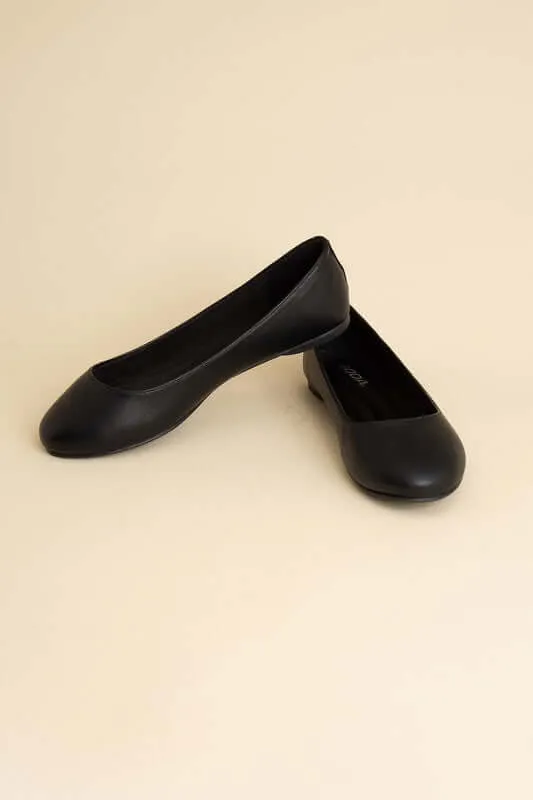 Timeless Kreme Classic Flats in Black