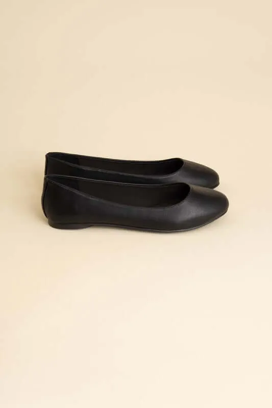 Timeless Kreme Classic Flats in Black