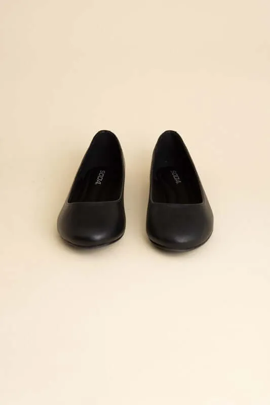 Timeless Kreme Classic Flats in Black